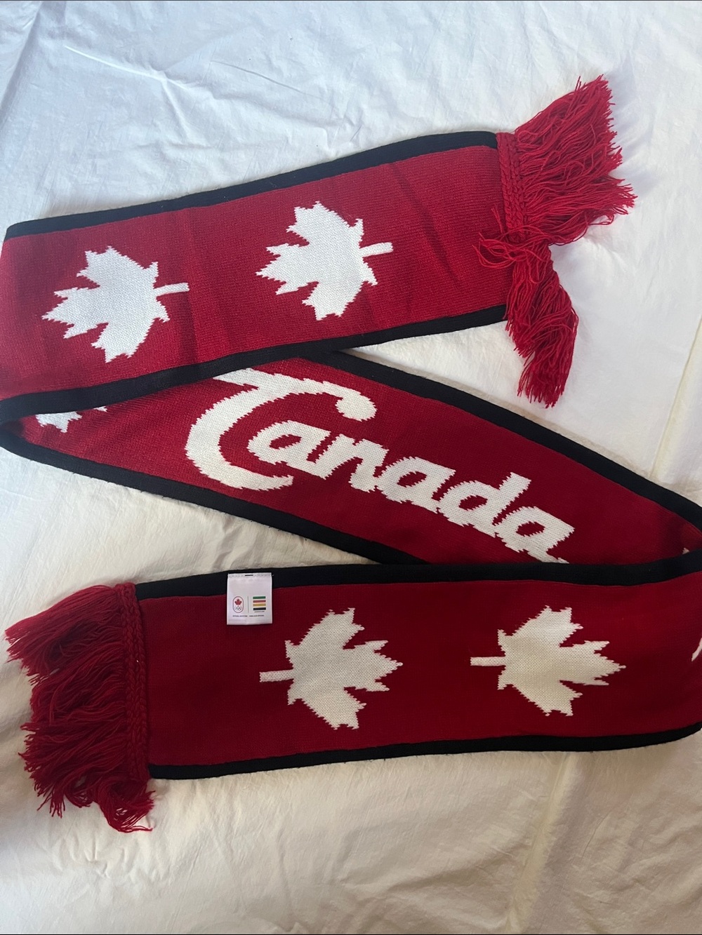 2014 Winter Olympics Hudson Bay Team Canada Scarf White Red Maple Leaf Fringe